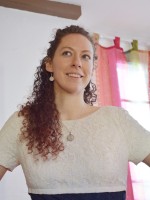 Boucles d'oreilles Argent Arbre de vie bijou spiritualité Modèle Lucie Photographe Julien Lecocq Boucles d'oreilles Argent Arbre de vie bijou spiritualité Modèle Lucie Photographe Julien Lecocq