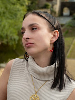 Modèle Yael Photographe Pete Mitchell collier Merkabah créoles bracelet agate rouge bohème boho chic lithothérapie